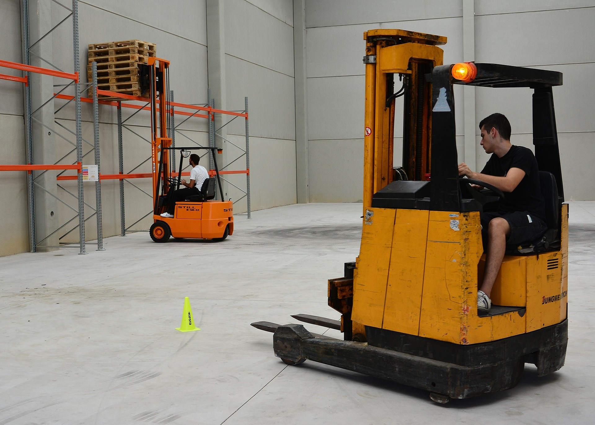 class-1227100_1920.jpg