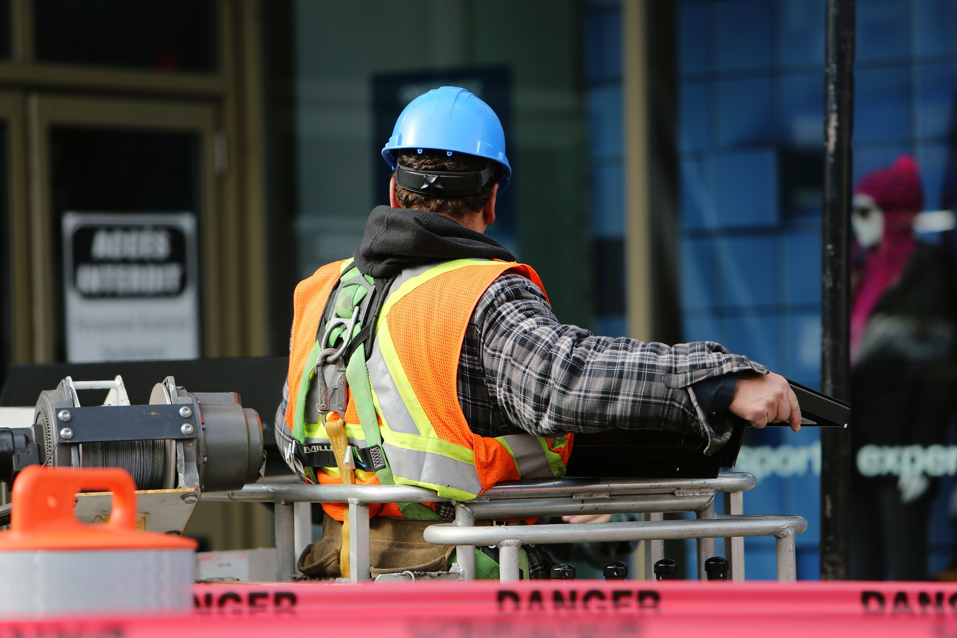 construction-worker-569126_1920.jpg